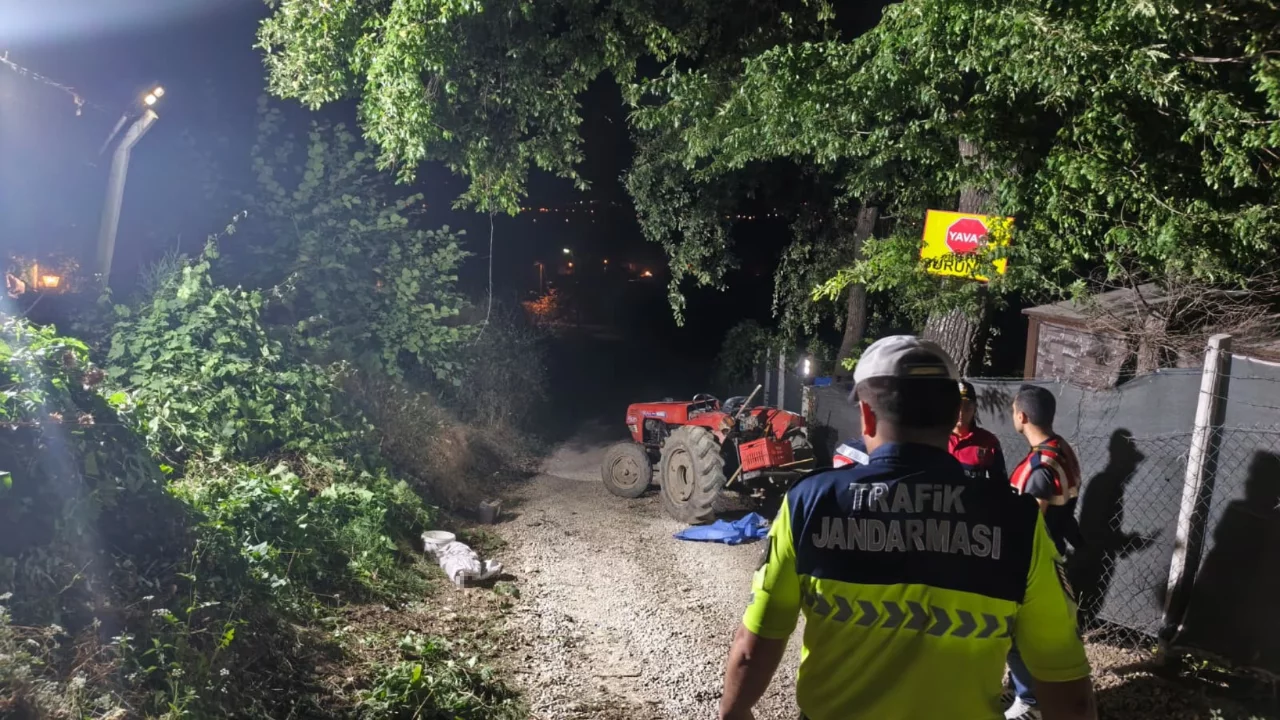 Bursa'da trakt&ouml;r kazası can aldı! Yaşlı s&uuml;r&uuml;c&uuml; kurtarılamadı...