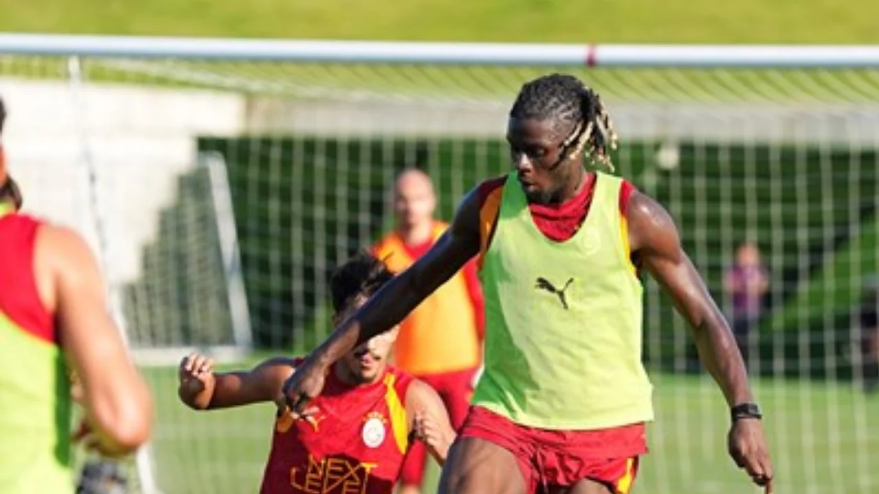 Galatasaray'da yeni sezon &ccedil;alışmaları son hız s&uuml;r&uuml;yor!