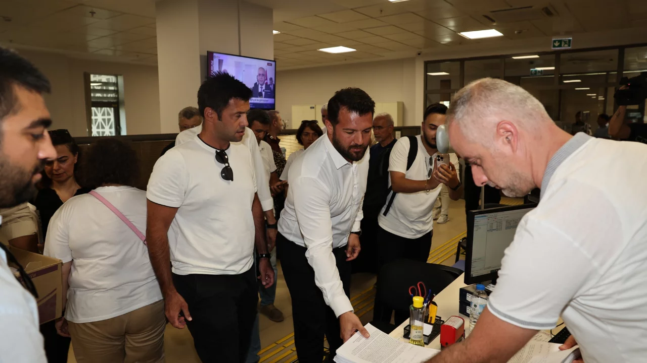 Nilüfer'de katı atık tesisi için toplanan 5 bin imza Bursa Büyükşehir'e teslim edildi