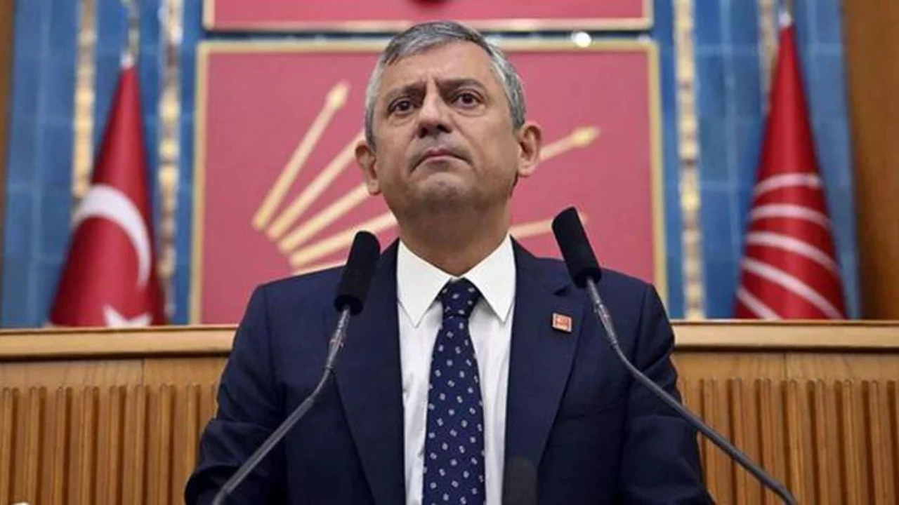 &Ouml;zg&uuml;r &Ouml;zel yeni parti mi kurdu? &Ouml;zg&uuml;r &Ouml;zel yeni parti adı ne, logosu ne?