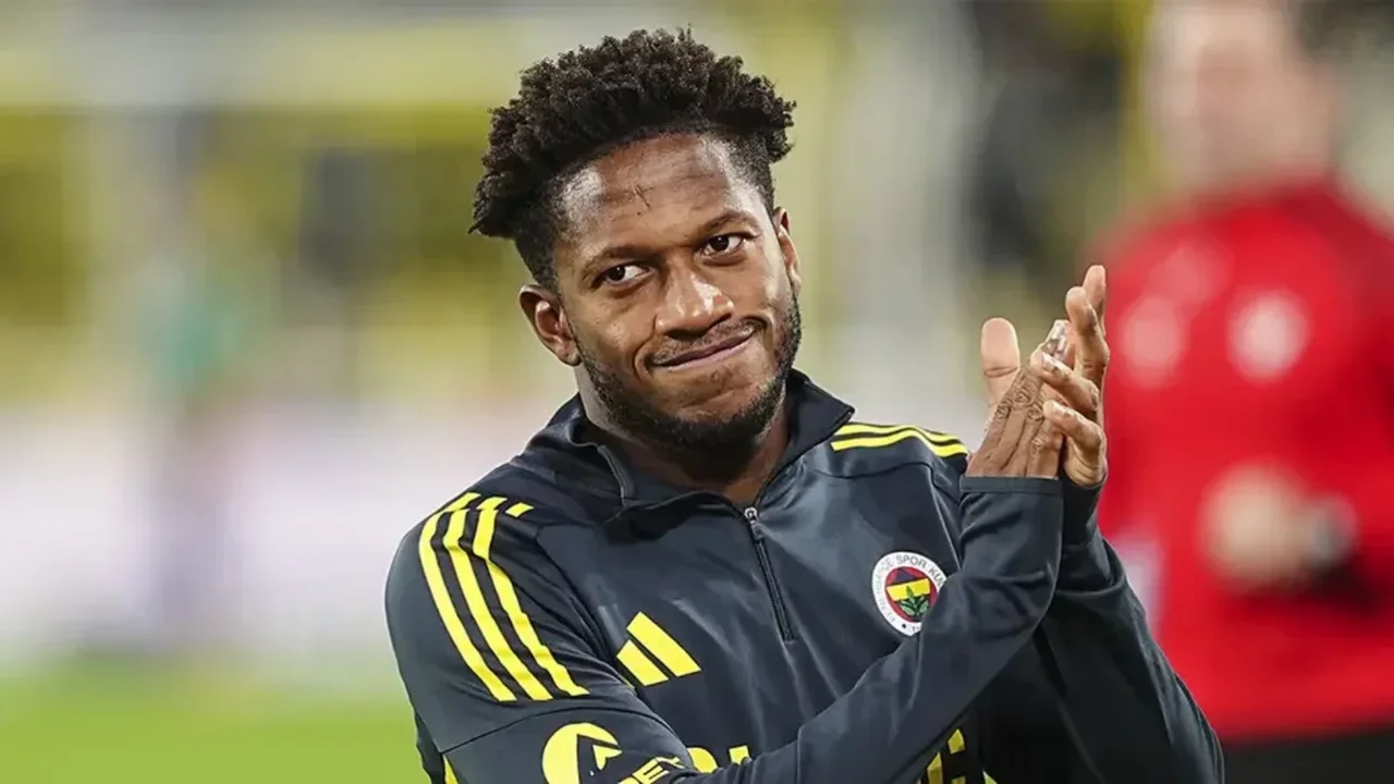 Fenerbah&ccedil;e'de transferde b&uuml;y&uuml;k ters k&ouml;şe! Ayrılığı bekleniyordu, İsmail Kartal 'Kalacak' dedi