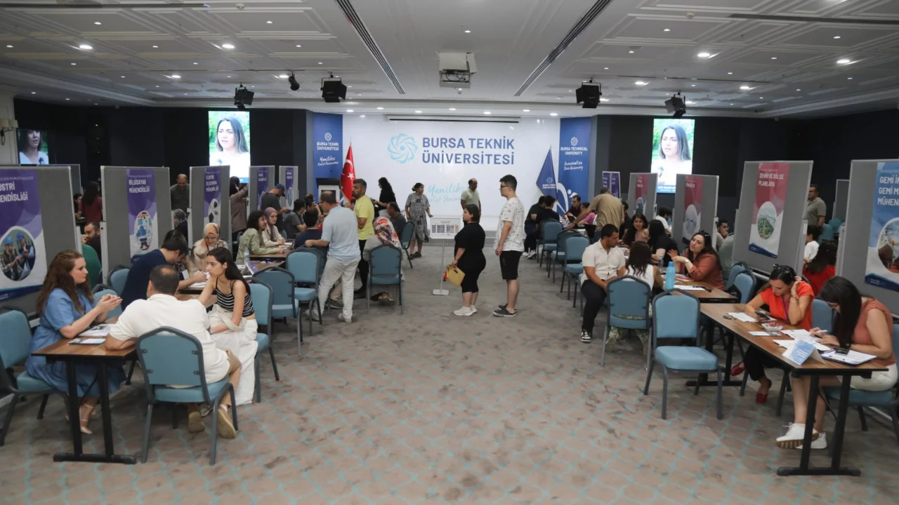 BT&Uuml;'den &Uuml;niversite Adaylarına Yakın Rehberlik Fırsatı: Tercih G&uuml;nleri İ&ccedil;in Geri Sayım Başladı