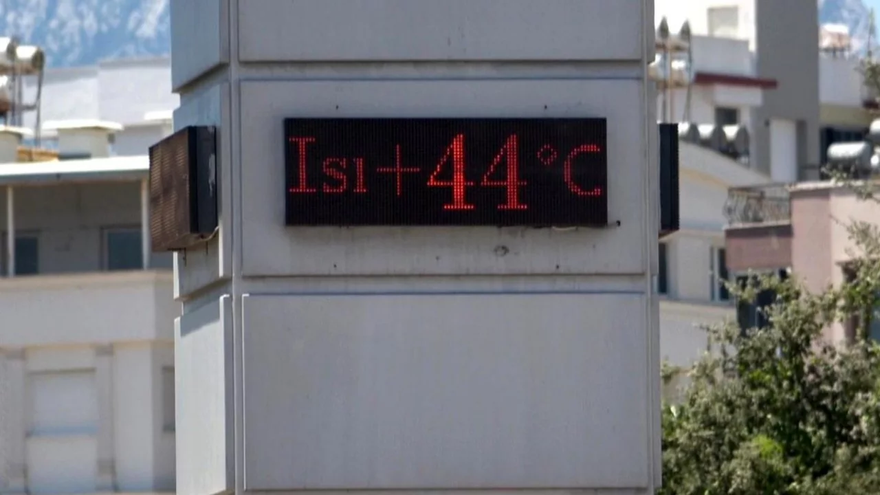 Antalya'da termometreler 44 dereceyi gördü