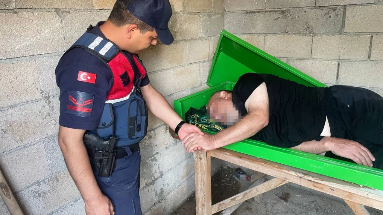 Kayıp olarak aranıyordu, tabutun i&ccedil;inden &ccedil;ıktı...