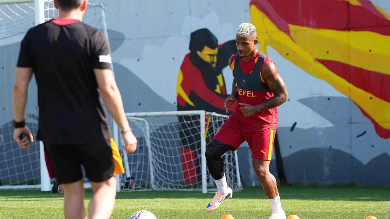 Galatasaray, g&uuml;n&uuml; &ccedil;ift antrenmanla tamamladı