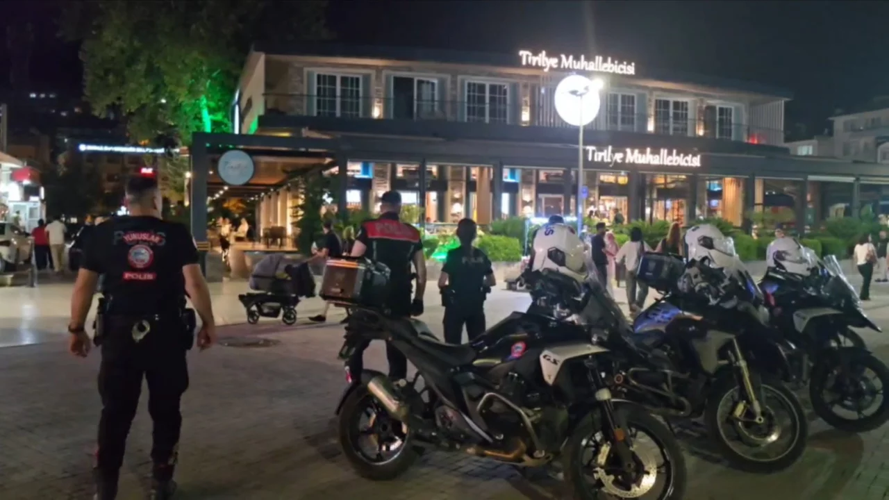 Bursa'da 100 polisin katıldığı huzur uygulaması! İşte denetimlerin bilan&ccedil;osu...