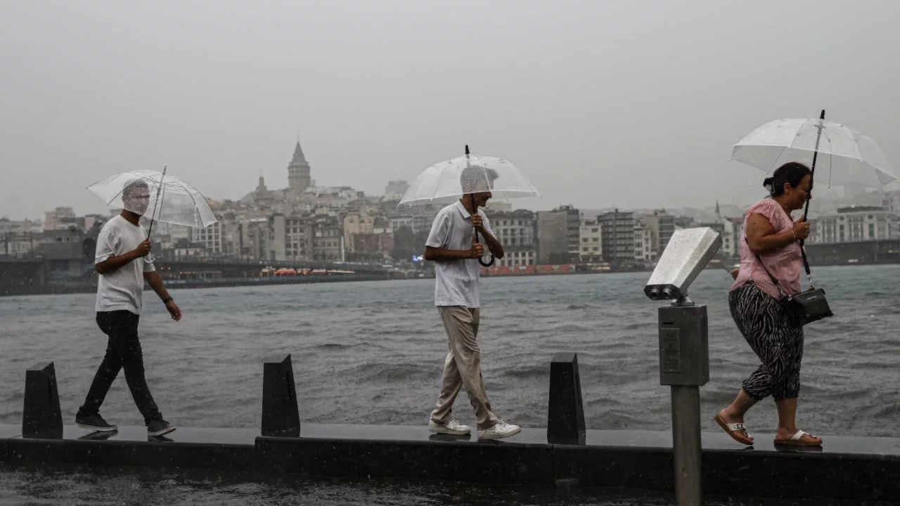 AKOM tarih vererek uyardı: İstanbul'da hava sert değişecek