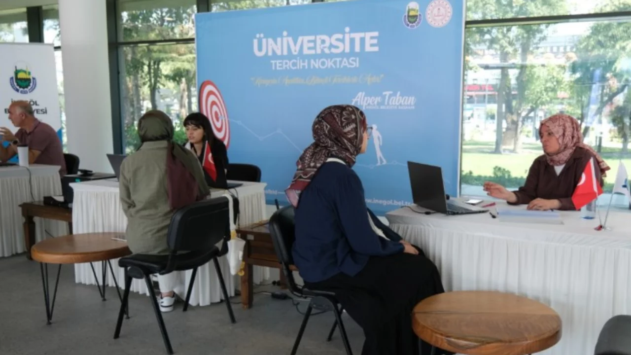 Bursa'da üniversite adaylarına ücretsiz tercih desteği