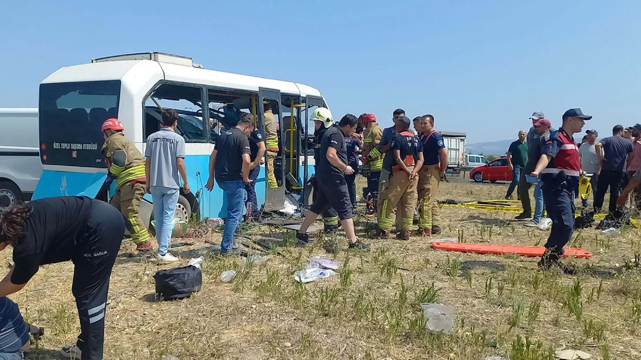 Feci kazada ölü ve yaralılar var