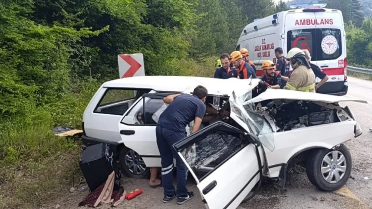 Tırın dorsesi karşı şeride ge&ccedil;ti, acı haber hastaneden geldi