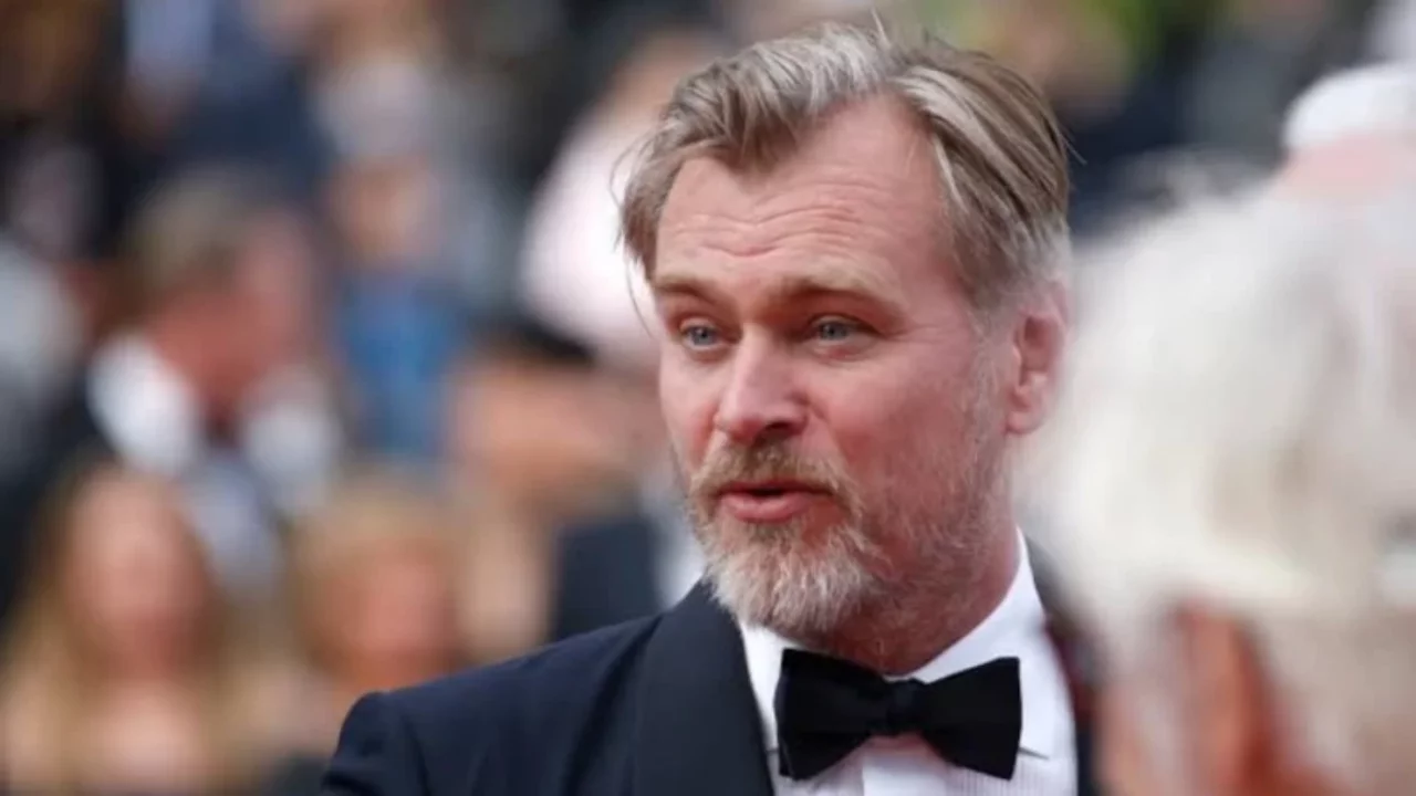 Christopher Nolan'ın setlerdeki ilgin&ccedil; kuralı g&uuml;ndem oldu! UGG botlara kesin yasak koymasının nedeni ortaya &ccedil;ıktı