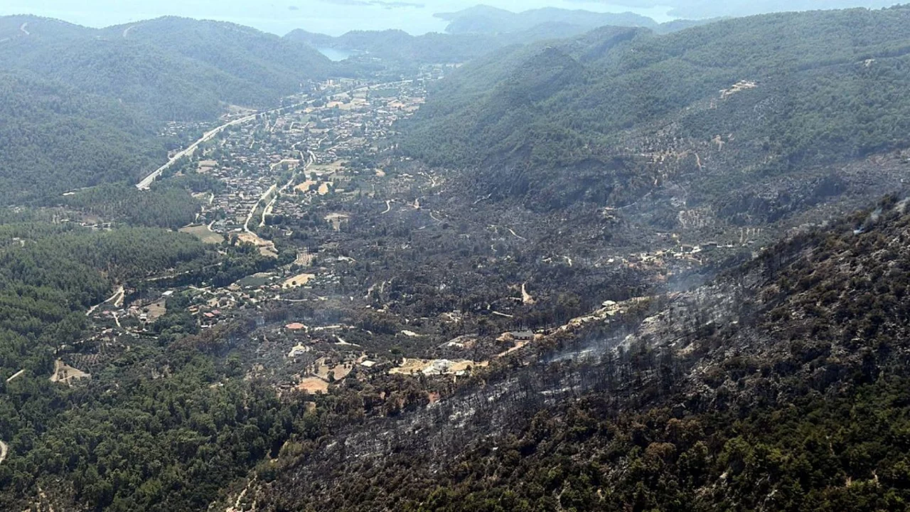 Fethiye'deki yangının tahribatı havadan görüntülendi