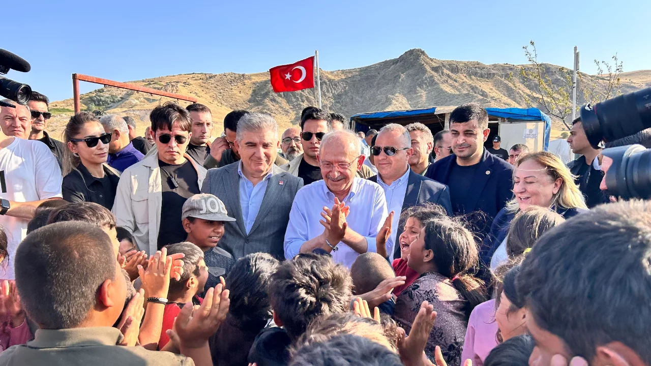 Kılı&ccedil;daroğlu'ndan yeni parti tartışmalarına net yanıt: "CHP'nin i&ccedil;indeki tartışmalar beni ilgilendirmiyor"