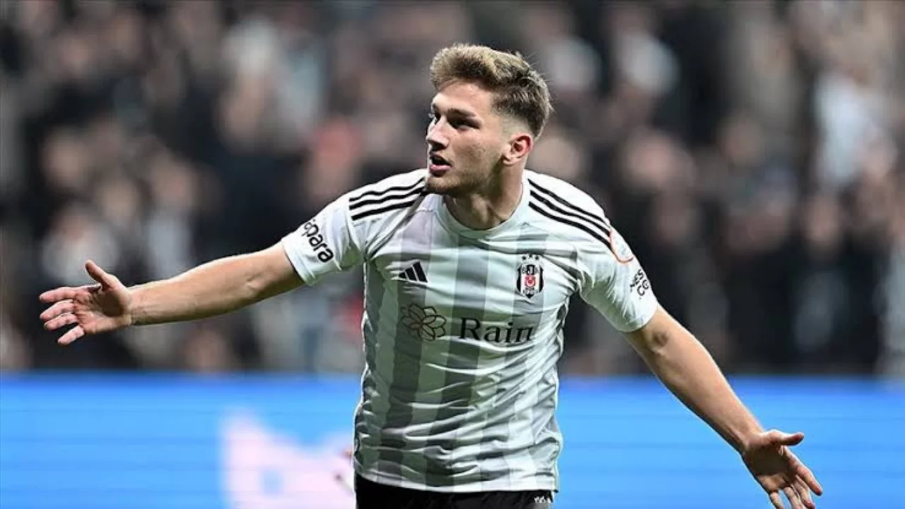 357 g&uuml;n sonra geri d&ouml;nd&uuml;! Semih Kılı&ccedil;soy Beşiktaş formasına yeniden kavuştu