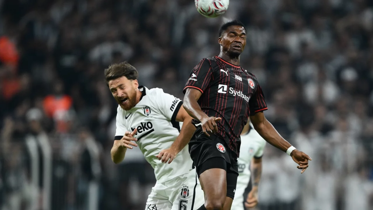Beşiktaş'ta Salih &Ouml;zcan'dan ilk ma&ccedil; sonrası dikkat &ccedil;eken s&ouml;zler: "İnanılmaz bir atmosfer vardı"