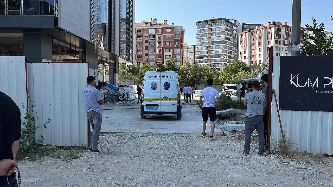 İnşaatta feci &ouml;l&uuml;m! 7'nci kattan d&uuml;şen iş&ccedil;i yaşamını yitirdi