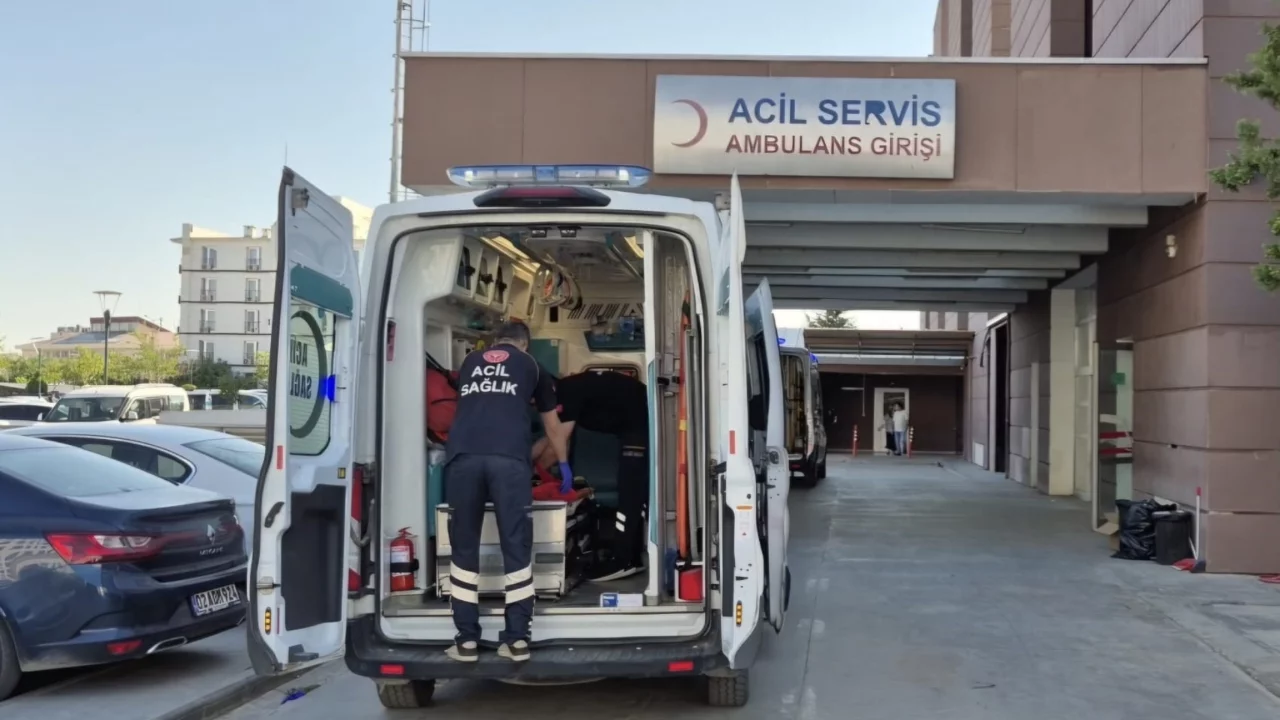 İşçi kumaş tıraşlama makinesine elini kaptırdı