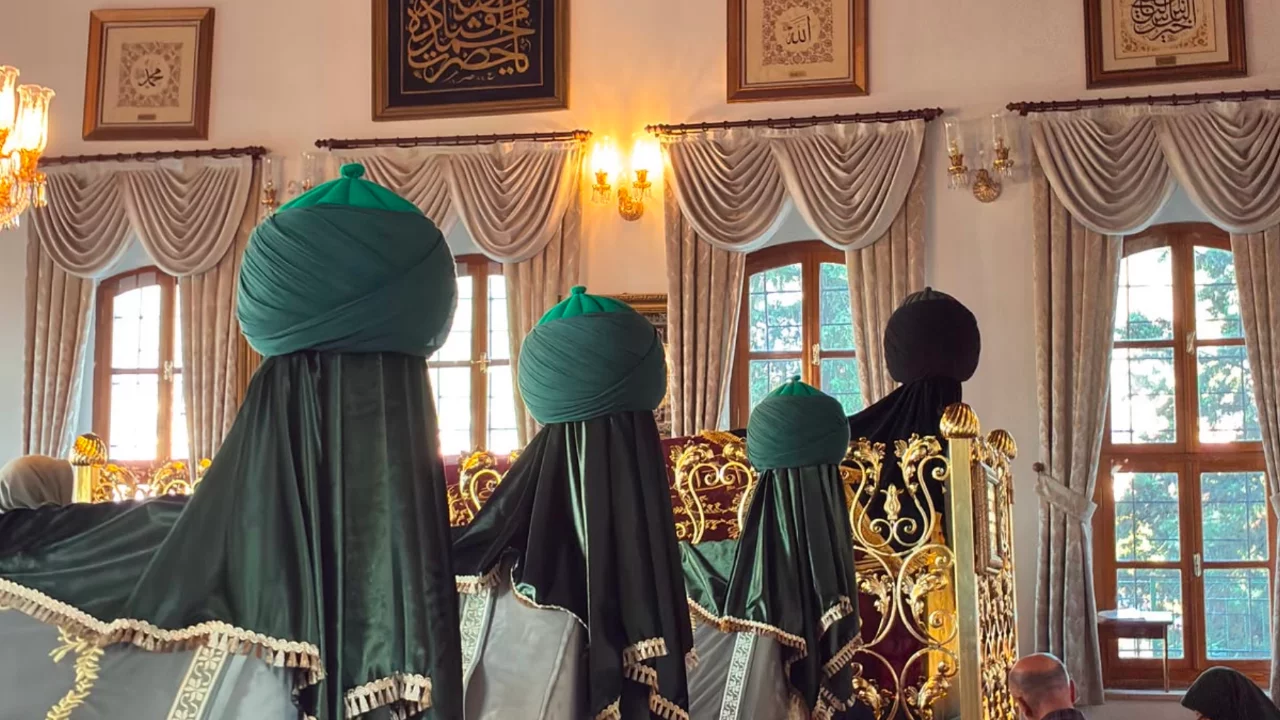 Bursa'nın en gizemli&nbsp;haziresi: Dondurma Tekkesi'nde&nbsp;kimler yatıyor?