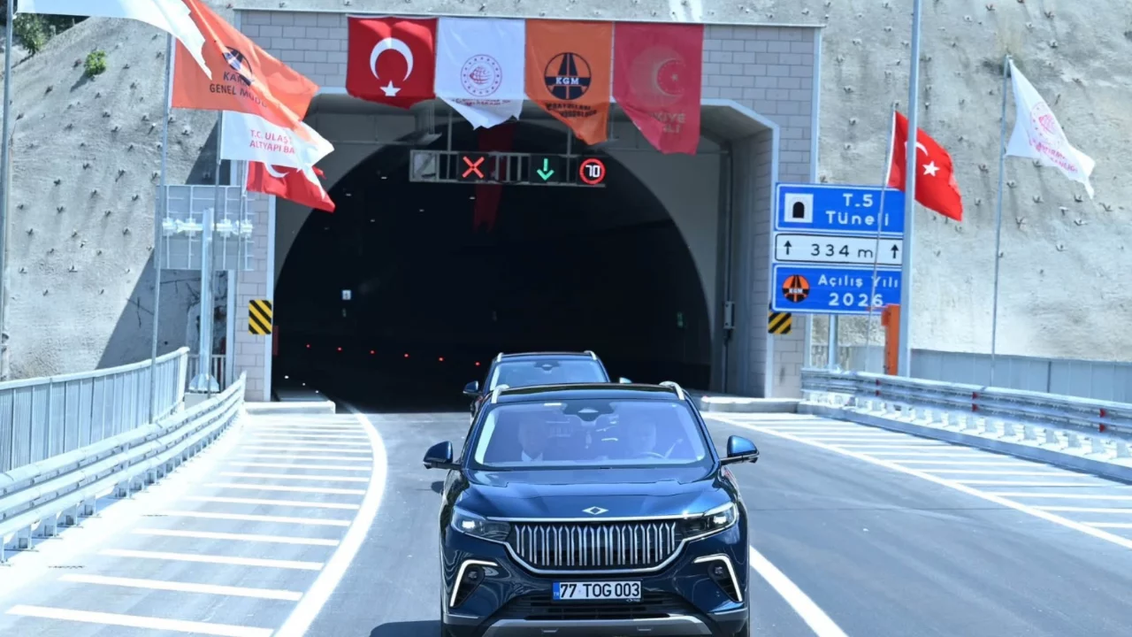 Yalova'da ulaşımda yeni d&ouml;nem: Seyahat s&uuml;resi yarısına indi! T&uuml;neller, viyad&uuml;kler ve k&ouml;pr&uuml;ler...