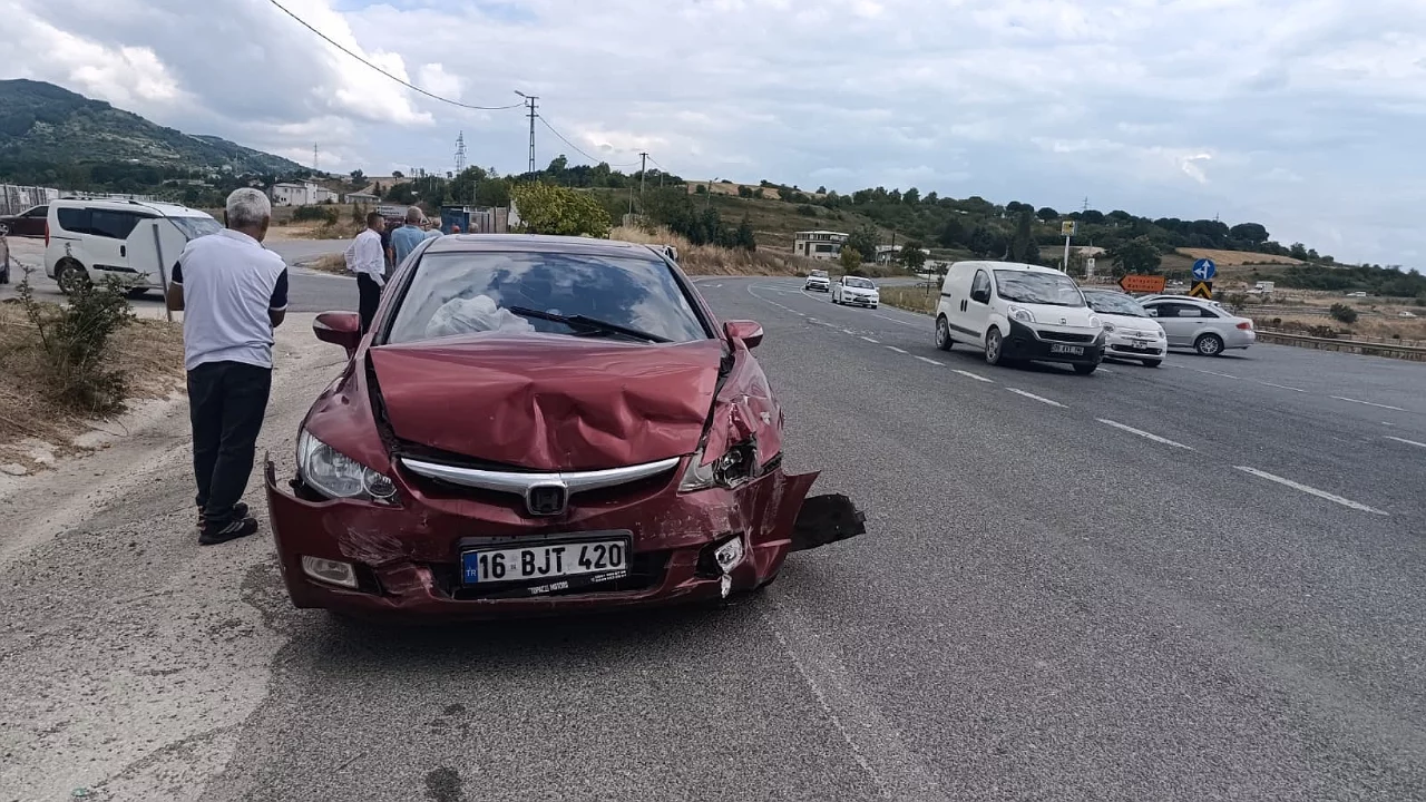 Bursa'da yolunda korkutan kaza! 3 kişi yaralandı...