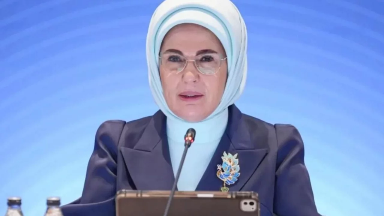 Emine Erdoğan'dan Van Gölü çağrısı: Tercih değil, ortak bir vazife 