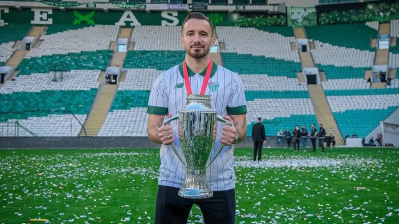 Bursaspor'un yollarını ayırdığı Talha Yünkuş'un yeni takımı belli oldu...