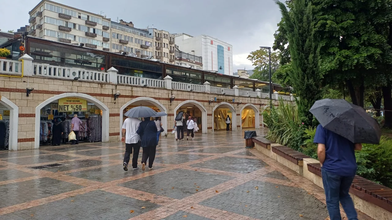 Bursa'da bir anda bastırdı! Kent genelinde hayat aksadı