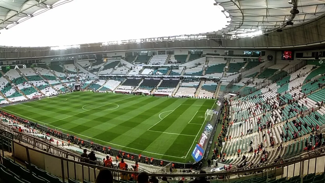 Bursaspor'da yeni sezon &ouml;ncesi ilk prova! Ma&ccedil; canlı yayınlanacak...