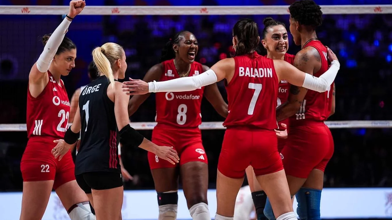 Filenin Sultanları şampiyonluk i&ccedil;in sahada! T&uuml;rkiye-Brezilya finali bug&uuml;n oynanacak