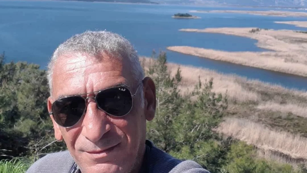 Kalp krizi geçiren tarih öğretmeni son yolculuğuna uğurlandı...