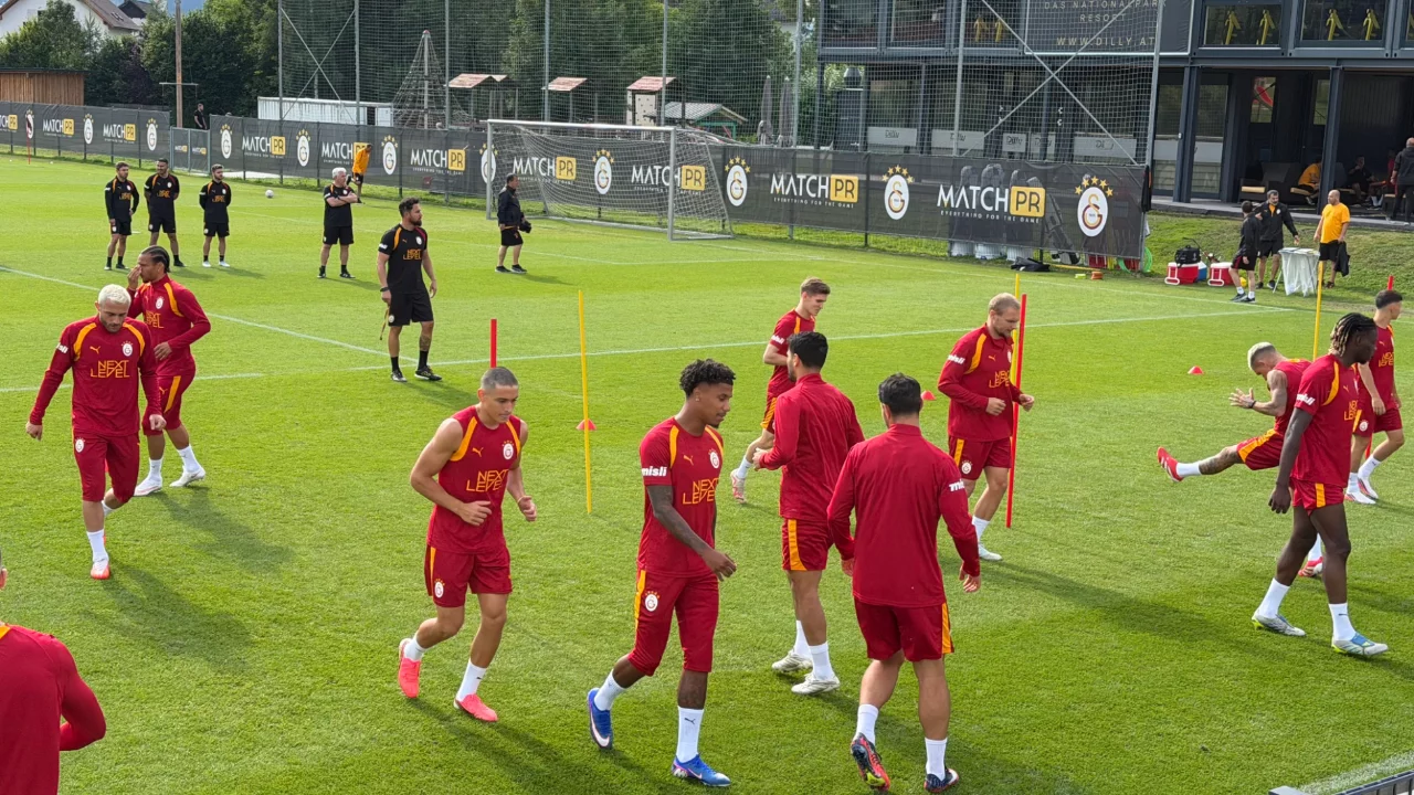 Galatasaray'da Venezia mesaisi tamamlandı! Okan Buruk son provaları yaptırdı