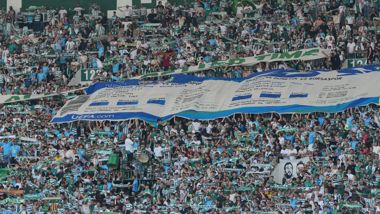 Shakhtar Donetsk'ten Bursaspor paylaşımı! Taraftara övgü yağdırdılar