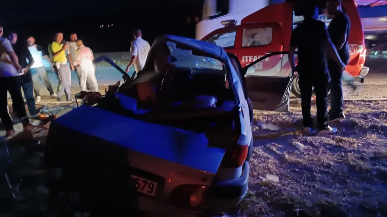 Malatya'da feci &ccedil;arpışma! Kavşakta can pazarı: 1 &ouml;l&uuml;, 1 yaralı