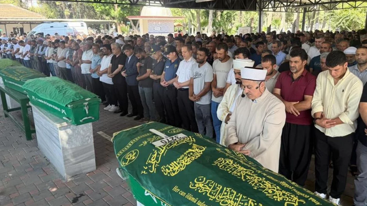 Kahreden kare! Aynı aileden 4 tabut yan yana