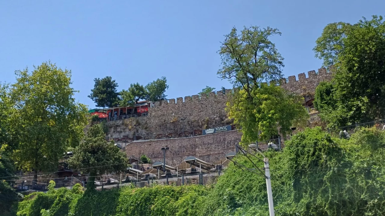 Bir zamanlar Bursa'nın merkezinde y&uuml;kselen dev yapı! İşte o gizemli hikaye...