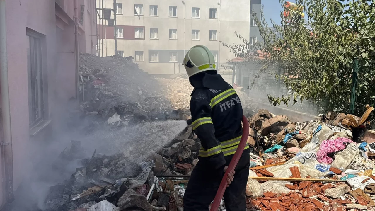 Muğla'nın Menteşe il&ccedil;esinde korkutan yangın