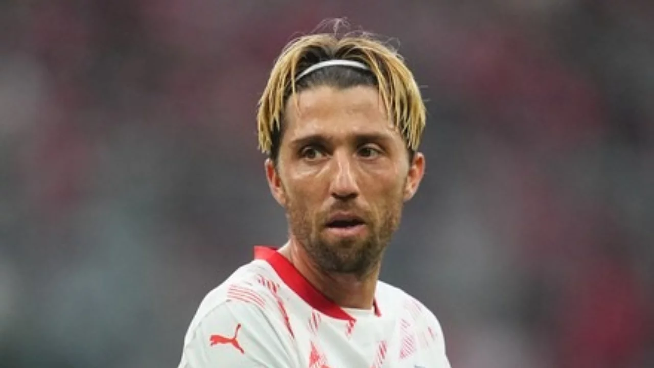 Yıldız futbolcu emekli olup toprağa d&ouml;nd&uuml;