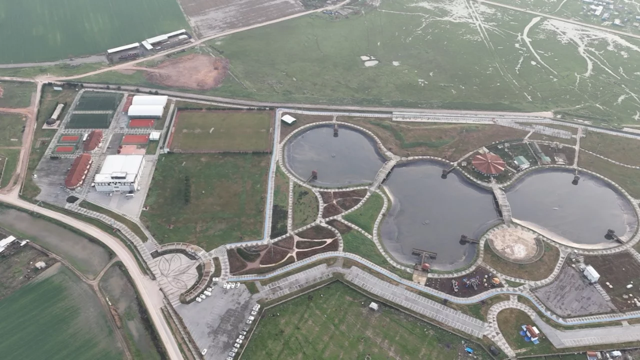 Karacabey'de Karaca Park Millet Bah&ccedil;esi i&ccedil;in dev altyapı hamlesi! Elektrik sistemi baştan sona yenileniyor
