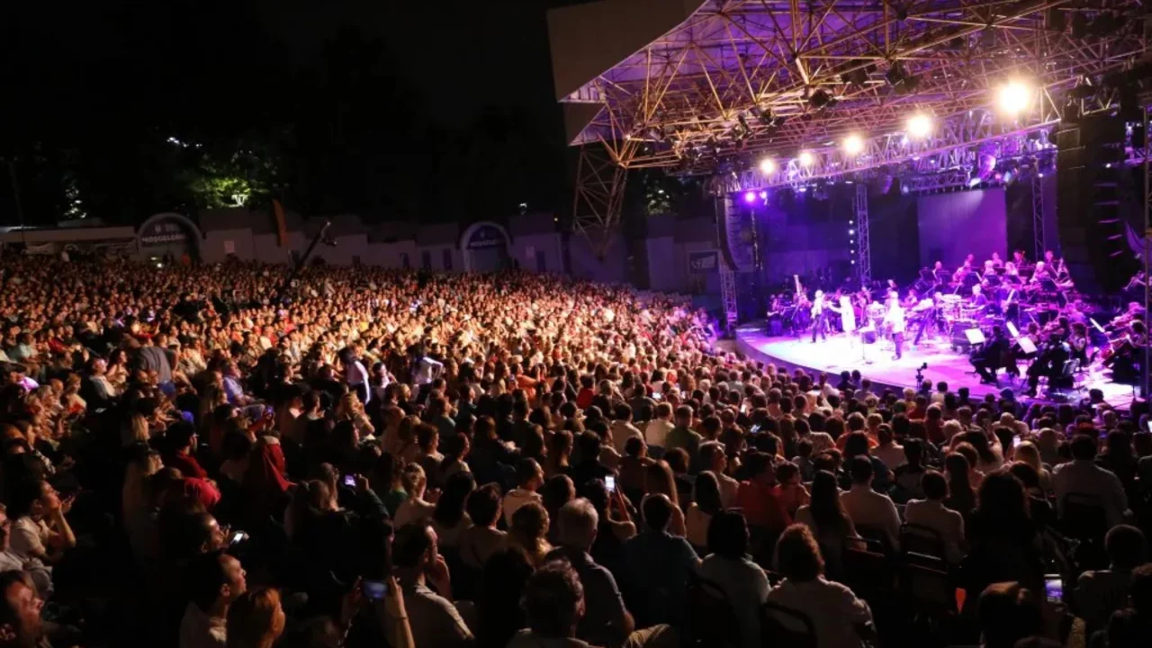 BURSA K&Uuml;LT&Uuml;RPARK KONSER PROGRAMI (2026): A&ccedil;ıkhava'da Sahne Alacak Sanat&ccedil;ılar ve Bilet Detayları