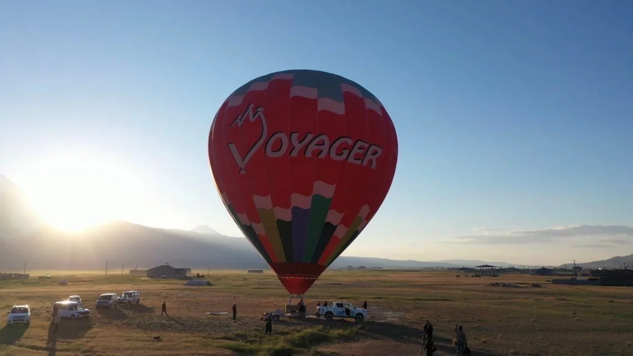 Ağrı Dağı'nda sıcak hava balonu dönemi başlıyor