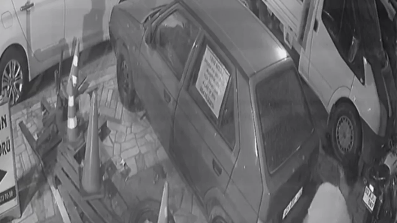 Motosiklet hırsızlığı g&uuml;venlik kamerasında