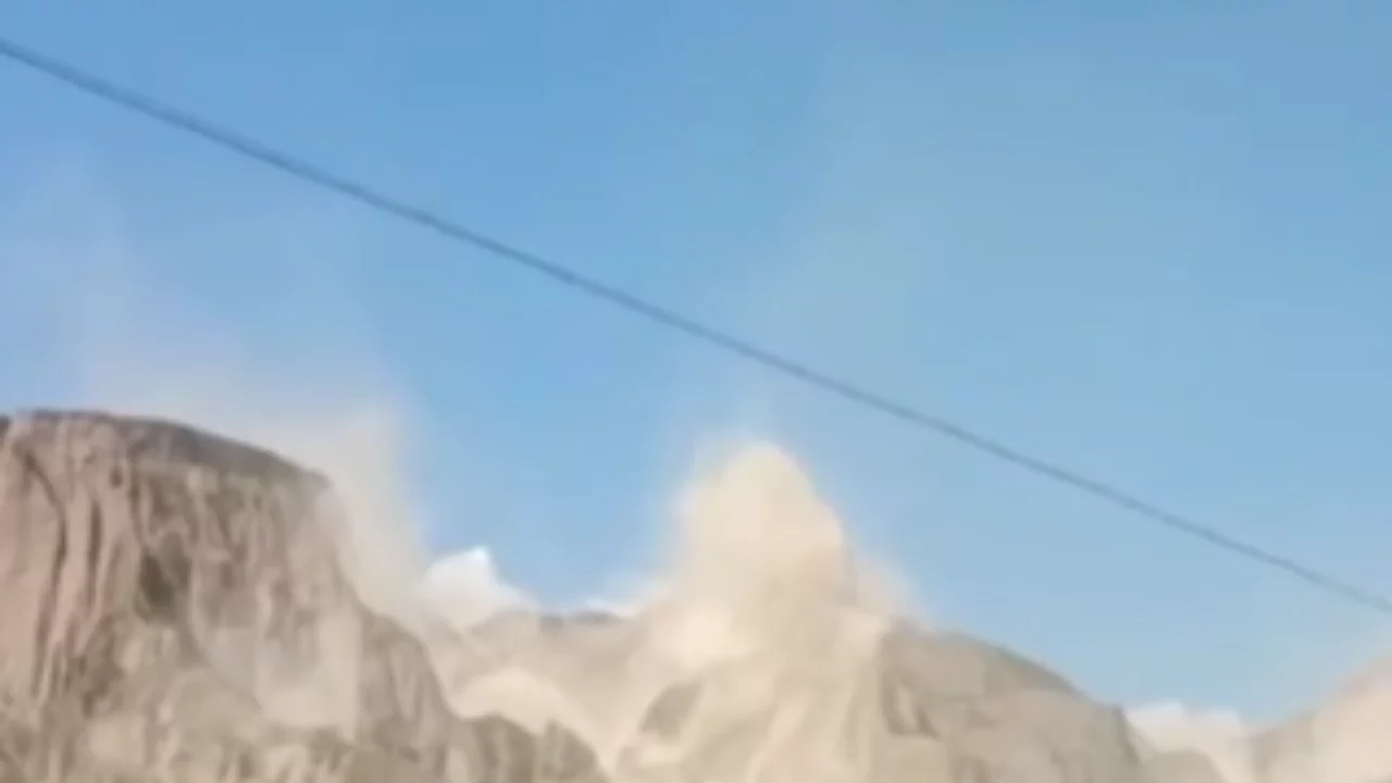 &Ccedil;in'de art arda 5,7 ve 5,8 b&uuml;y&uuml;kl&uuml;ğ&uuml;nde iki deprem