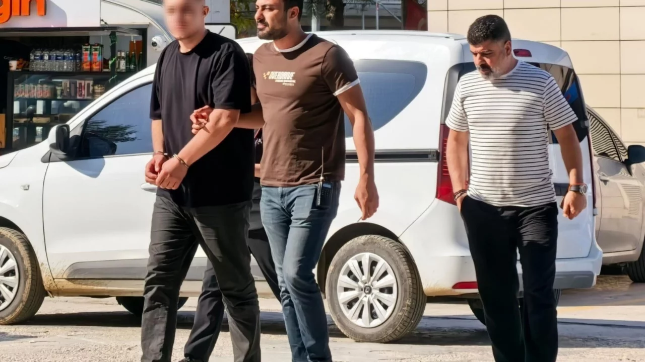 Bursa'da şoke eden olay: Arkadaşına silah dayayıp borcunu tahsil ettirdi