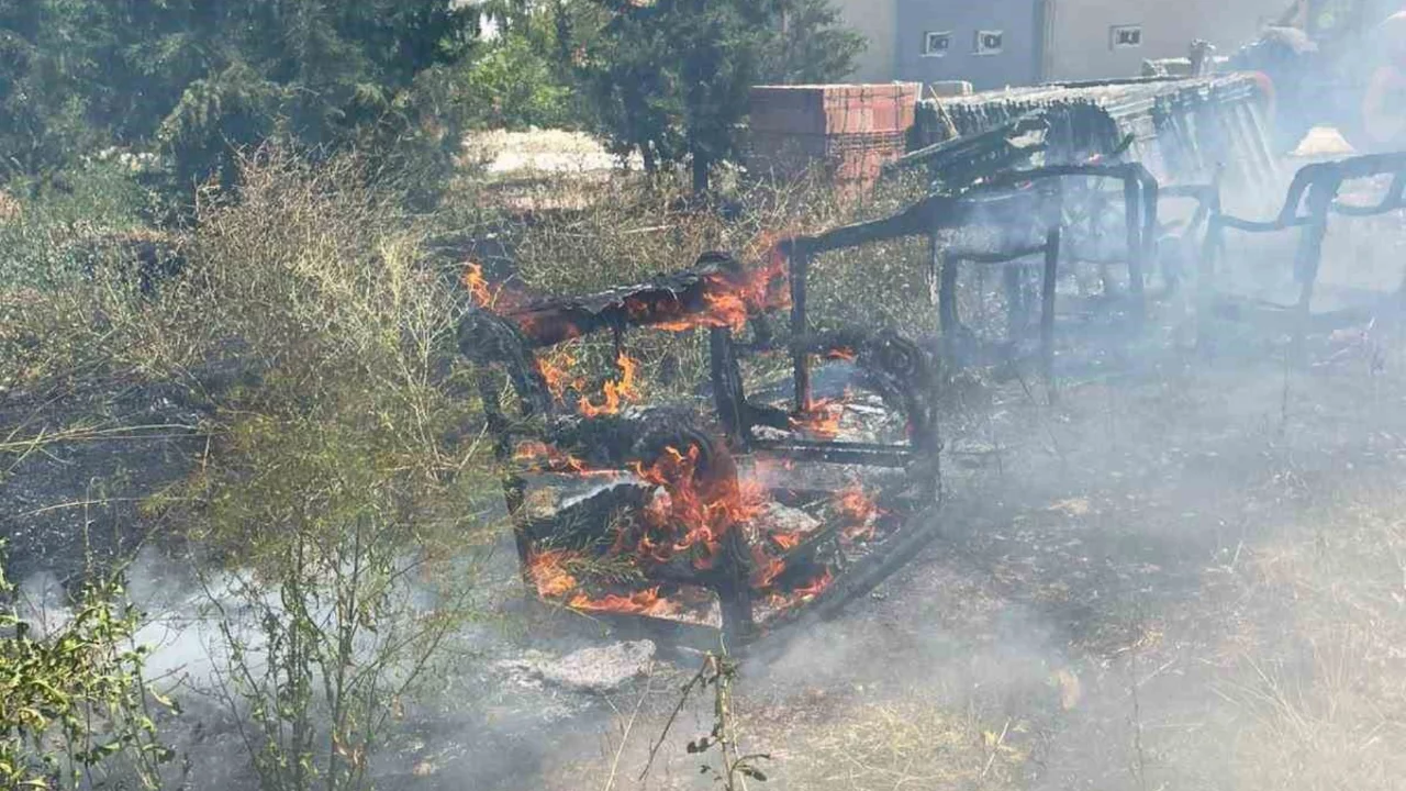 Burdur'da ot yangını 2 d&ouml;n&uuml;m alanı k&uuml;l etti