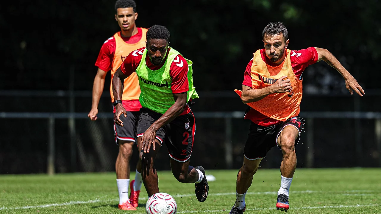 Samsunspor hazırlıklarını Hollanda'da s&uuml;rd&uuml;r&uuml;yor