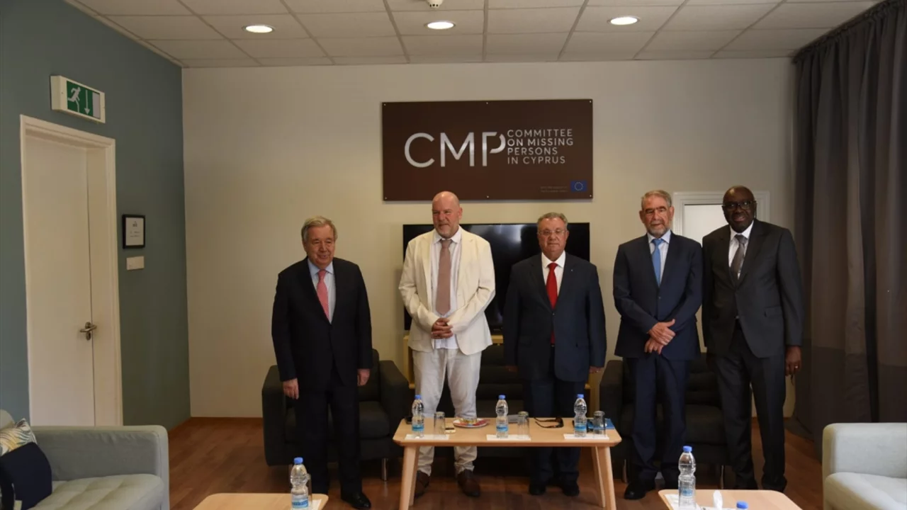 Guterres'ten Kıbrıs'ta dikkat &ccedil;eken ziyaret! Kayıp Şahıslar Komitesi'nde incelemelerde bulundu