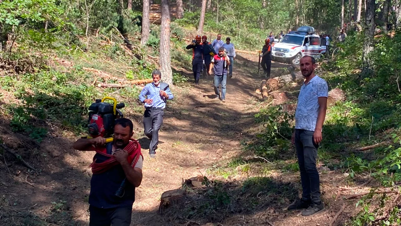 Gümüşhane'de tamir ettiği traktörün altında kalan işçi hayatını kaybetti