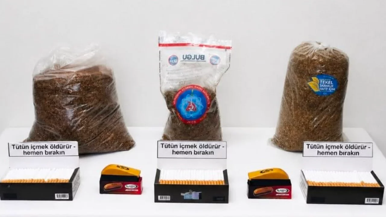 Jandarmadan ka&ccedil;ak t&uuml;t&uuml;n operasyonu: Ara&ccedil;tan 11 kilogram ele ge&ccedil;irildi