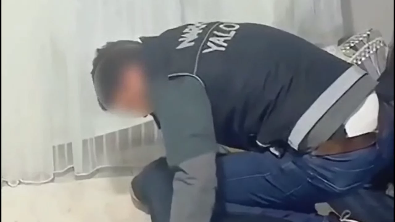 &Ouml;zel Harekat destekli uyuşturucu operasyonu! Kırmızı b&uuml;ltenle aranan firari yakalandı...