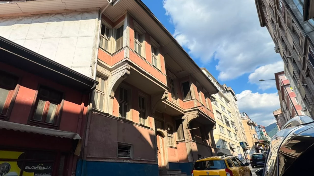 Uludağ'a adını veren efsane ismin Bursa'daki evi i&ccedil;in kollar sıvandı!
